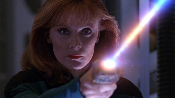 Star Trek: The Next Generation - O Melhor de Dois Mundos, Parte I