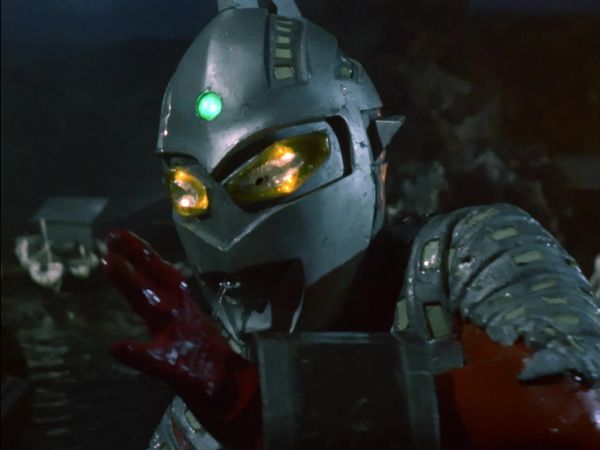 UltraSeven: The Complete Series - Pursue the Undersea Base!