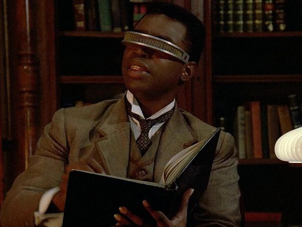 Star Trek: The Next Generation - Elementar, Meu Caro Data