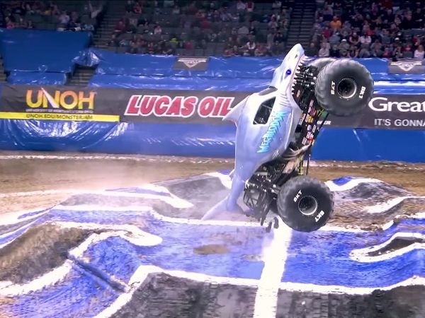 Arena Series In 25 - Golden 1 Credit Union Center - Sacramento CA - Season 2022 - 2/2