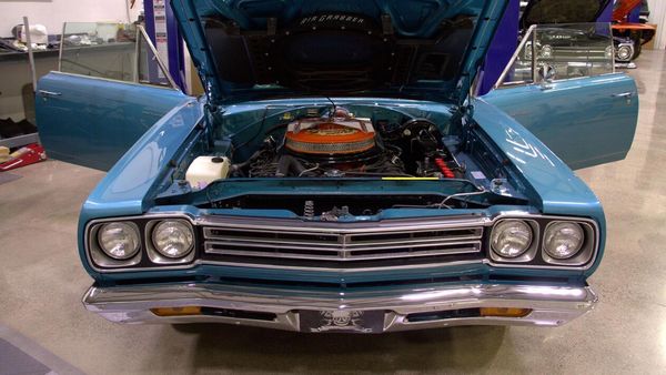 Graveyard Carz - This Roadrunner gives me a Hemi