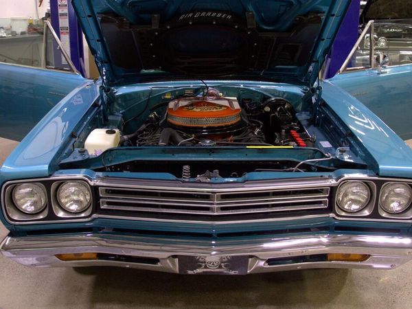 Graveyard Carz - This Roadrunner gives me a Hemi