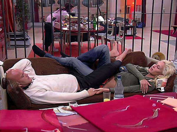 Big Brother - 24 Stunden lang Händchen halten?! I Tag 66 Staffel 5