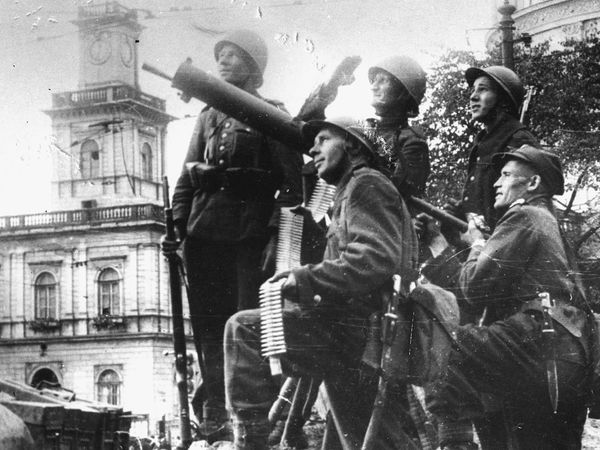 Japan im Zweiten Weltkrieg – Der Fall des Kaiserreiches - Für den Kaiser