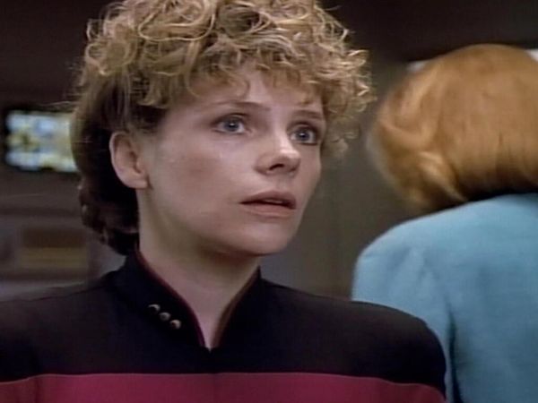 Star Trek: The Next Generation - Crise de Identidade