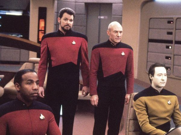 Star Trek: The Next Generation - Redenção, Parte I