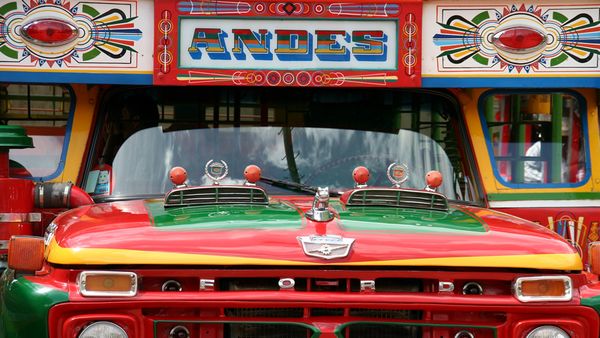 Geo-Reportage - Chivas - Kolumbiens bunte Busse