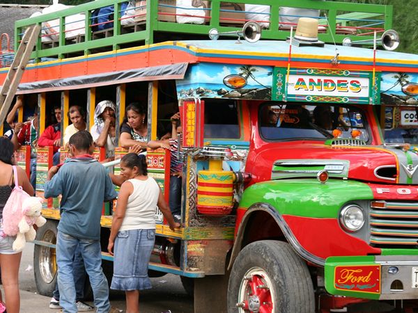 Geo-Reportage - Chivas - Kolumbiens bunte Busse