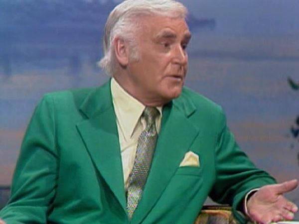 Johnny Carson - The Johnny Carson Show: Hollywood Icons Of The '80s - George Peppard (7/7/76)