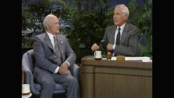 Johnny Carson - Hollywood Icons Of The '60s - Raquel Welch (6/22/88)