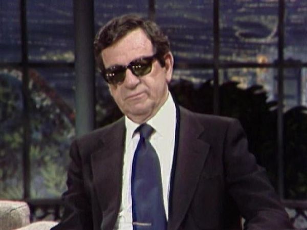 Johnny Carson - Hollywood Icons Of The '60s - Walter Matthau (3/23/82)