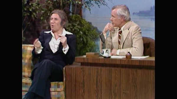 Johnny Carson - Hollywood Icons Of The '70s - Cloris Leachman (2/1/78)