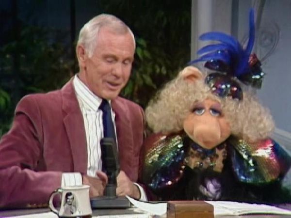 Johnny Carson - Hollywood Icons Of The '70s - Miss Piggy (7/12/84)
