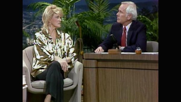 Johnny Carson - Hollywood Icons Of The '70s - Angie Dickinson (1/2/86)