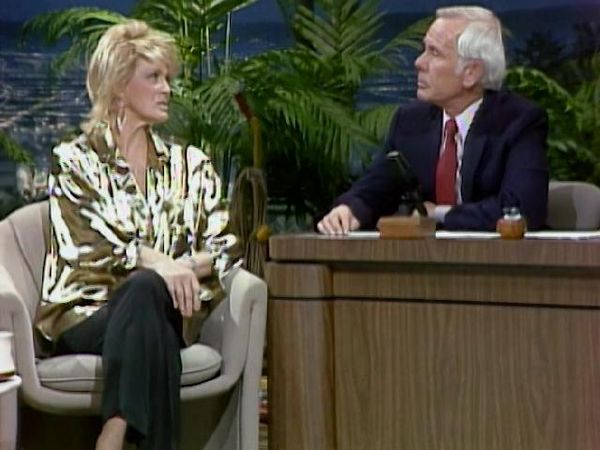 Johnny Carson - Hollywood Icons Of The '70s - Angie Dickinson (1/2/86)