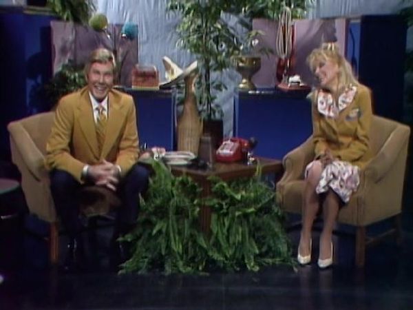 Johnny Carson - Hollywood Icons Of The '70s - Burt Reynolds (2/25/88)