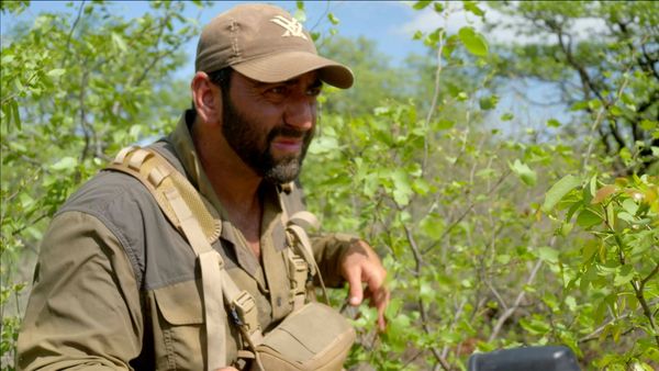 Man Eats Wild - Getting Close to "Black Death"