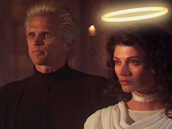 Charmed: Jovens Bruxas - Encantadas e Perigosas