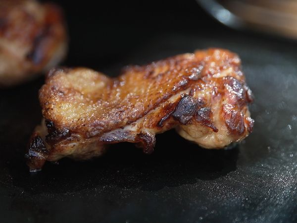 Deutschland grillt - Feuer und Flamme für grenzenlosen Genuss - Chicken Deluxe - Happy Hühner schmecken besser
