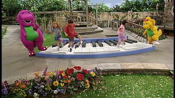 Barney & Friends - Play Piano With Me!