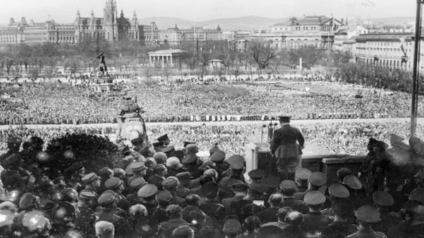 Hitler & The Nazis - Hitler & The Nazis - Episode 002