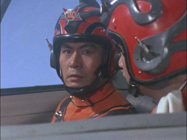 Ultraman Ace - Ride Over the Time Machine!
