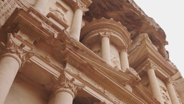 Wunderwerke der Weltgeschichte - Petra - Felsentempel in der Wüste