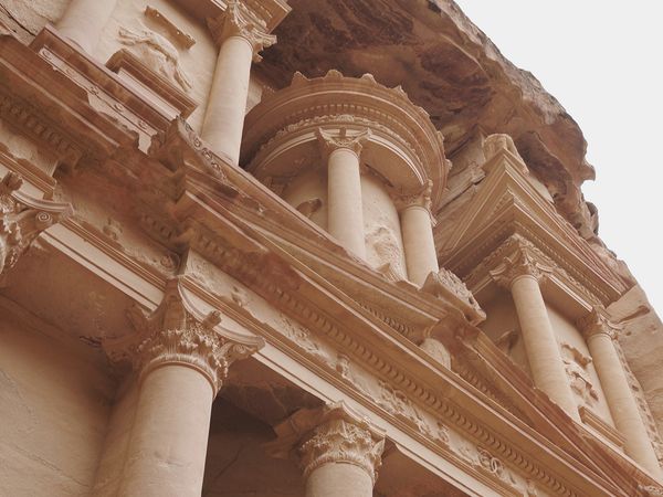 Wunderwerke der Weltgeschichte - Petra - Felsentempel in der Wüste
