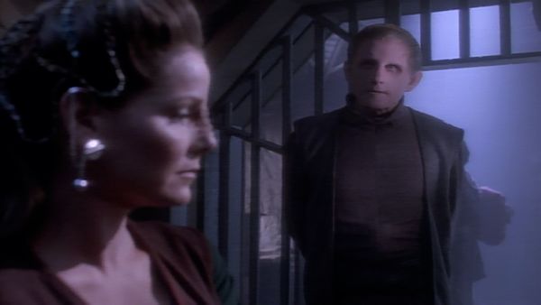 Star Trek: Deep Space Nine - Mal Necessário