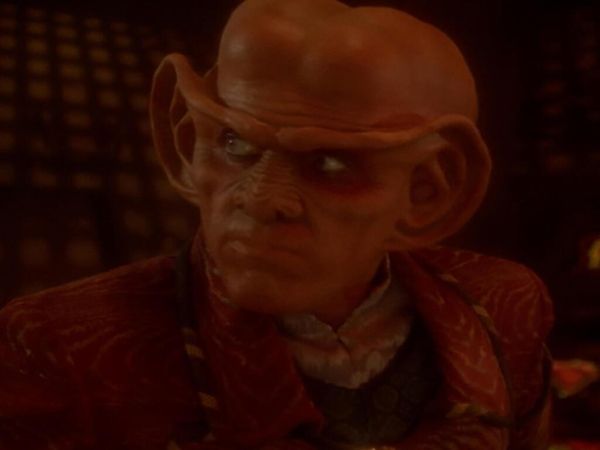Star Trek: Deep Space Nine - Sombras e Símbolos