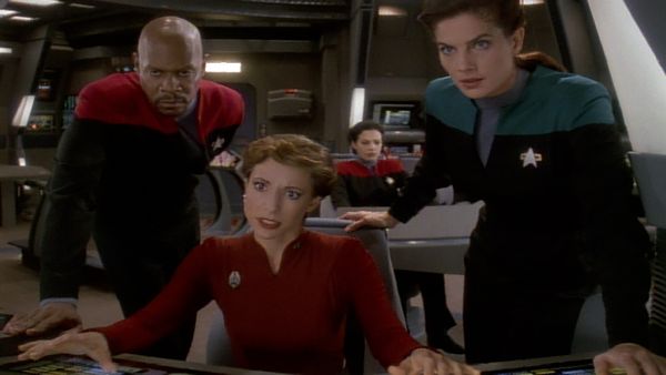 Star Trek: Deep Space Nine - Nave em Perigo