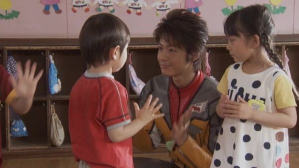 Ultraman Mebius - Pressure on Ultraman