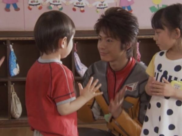 Ultraman Mebius - Pressure on Ultraman