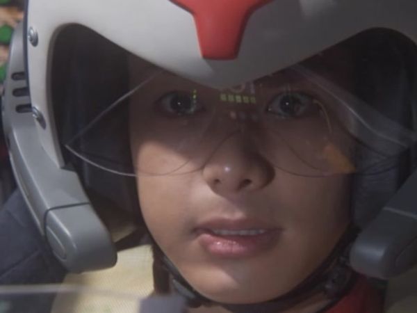 Ultraman Mebius - The Isolated Grandstand