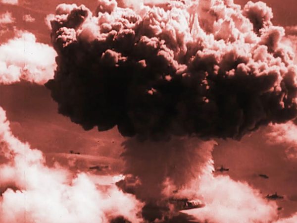 Trajectory: Meilenstiene in der Erkundungs des Weltraums - Das Wettrennen ins All, der Hubble, das Verfolgen von Kometen und Weltraummüll