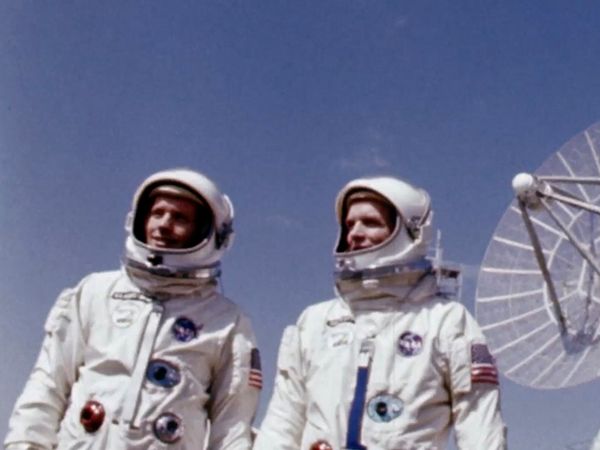 Trajectory: Meilenstiene in der Erkundungs des Weltraums - Annäherung und Kopplung des Gemini-Projekts, der Curiosity auf dem Mars und Schwärme von Satelliten