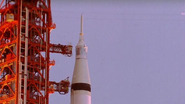 Trajectory: Meilenstiene in der Erkundungs des Weltraums - Beginn des Apollo-Programms, Höhlen und Planck