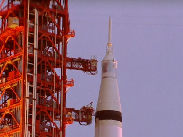 Trajectory: Meilenstiene in der Erkundungs des Weltraums - Beginn des Apollo-Programms, Höhlen und Planck