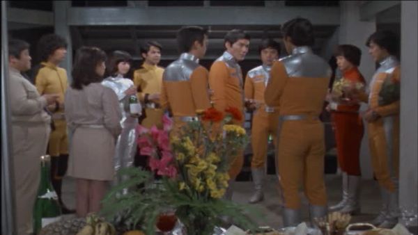 Ultraman 80 - Ah! The Giraffes and Elephants All Turned to Ice!