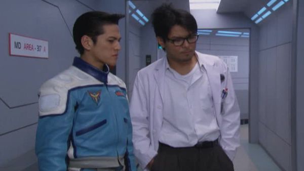 Ultraman Cosmos - The Green Fugitive