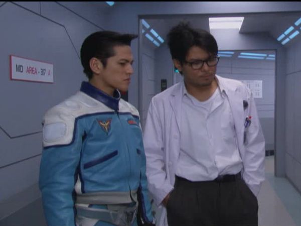 Ultraman Cosmos - The Green Fugitive