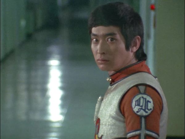 Ultraman Leo - Fly! The Leo Brothers, Save the Space Base!