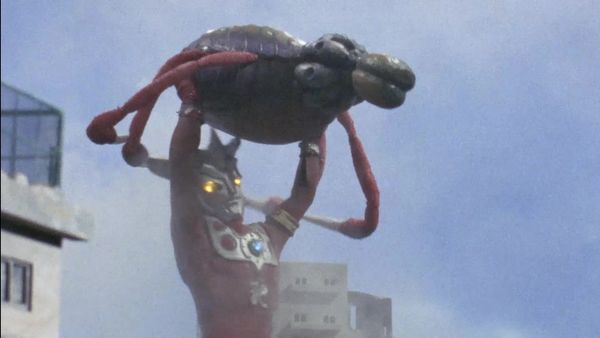 Ultraman Leo - The Terrifying Saucer Creature Series! The Girl Who Collects the Stardust of Demons