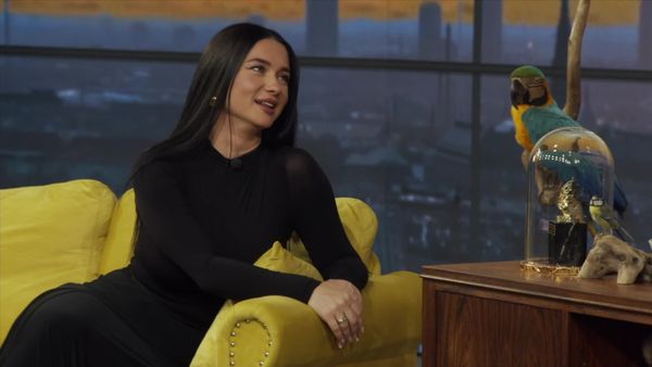 Den gule sofa med Allan Sindberg - Irina Olsen