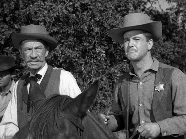 The Life and Legend of Wyatt Earp - Siege at Little Alamo