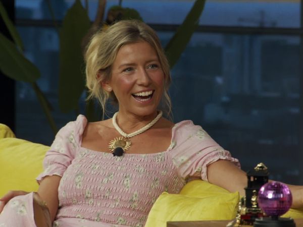 Den gule sofa med Allan Sindberg - Carla Mickelborg