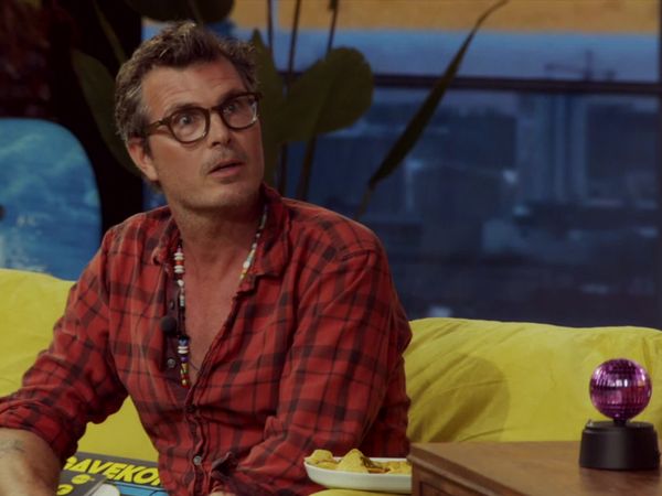 Den gule sofa med Allan Sindberg - Pelle Hvenegaard