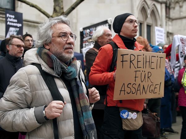 Wächter der Wahrheit - Julian Assange und die dunklen Geheimnisse des Krieges