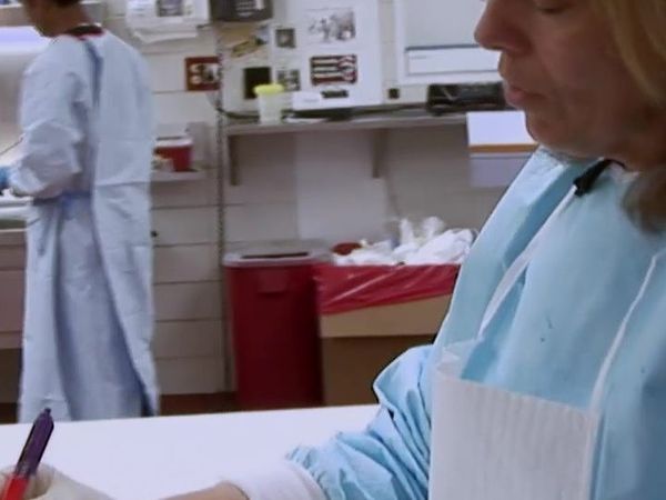 Dr. G: Medical Examiner - Mala intención