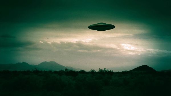 Someone They Knew - The Alien Queen